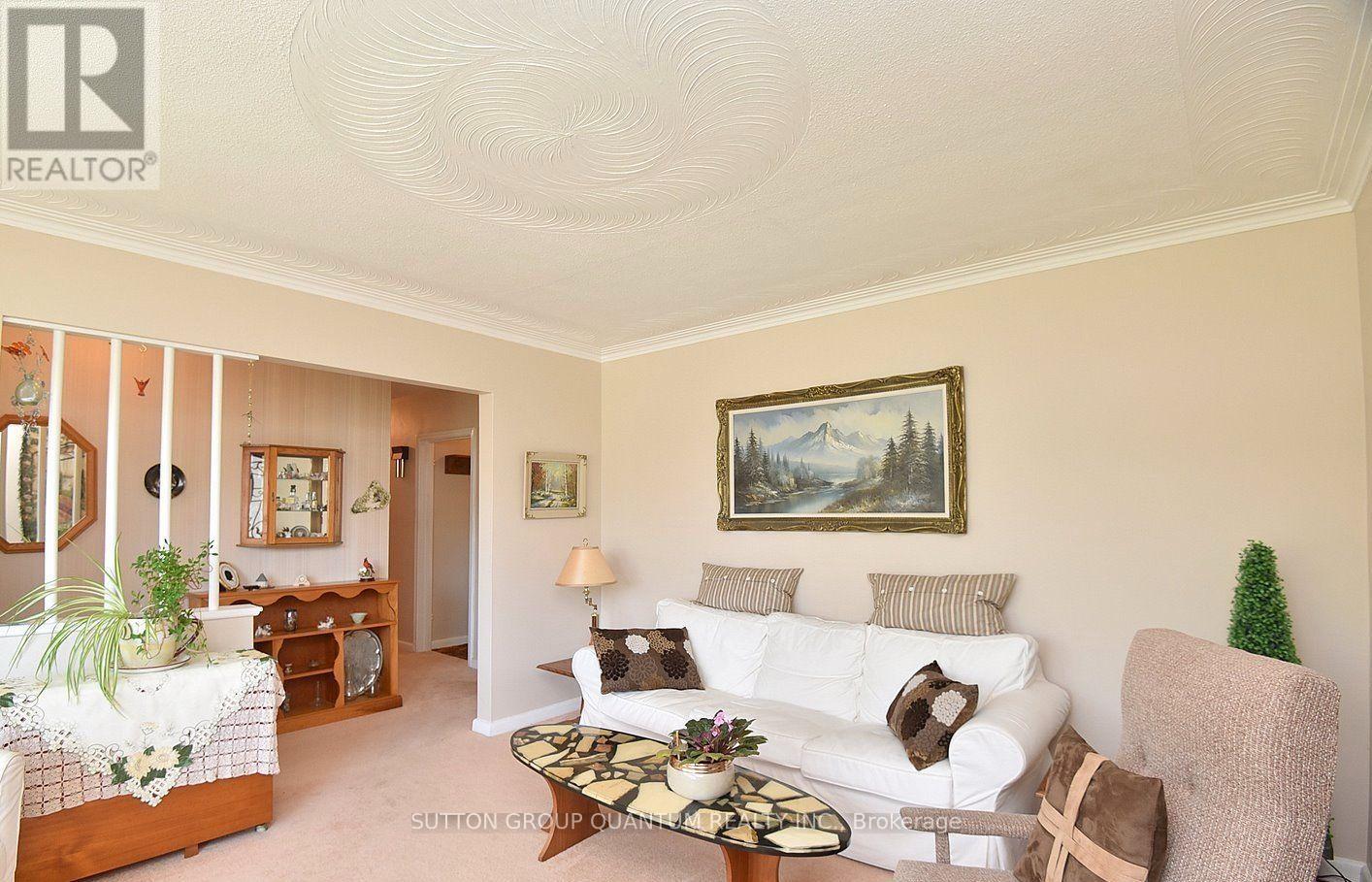 499 Valley Drive N, Oakville, Ontario  L6L 4L9 - Photo 10 - W13739104