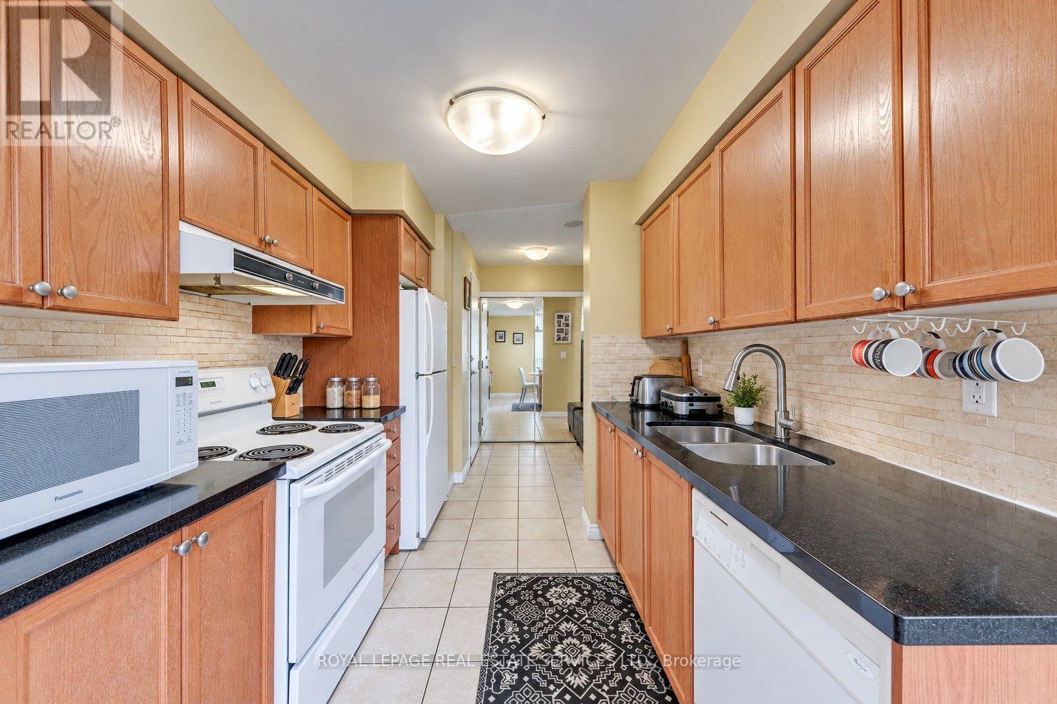 1433 - 3888 Duke Of York Boulevard, Mississauga, Ontario  L5B 4P5 - Photo 5 - W13749168