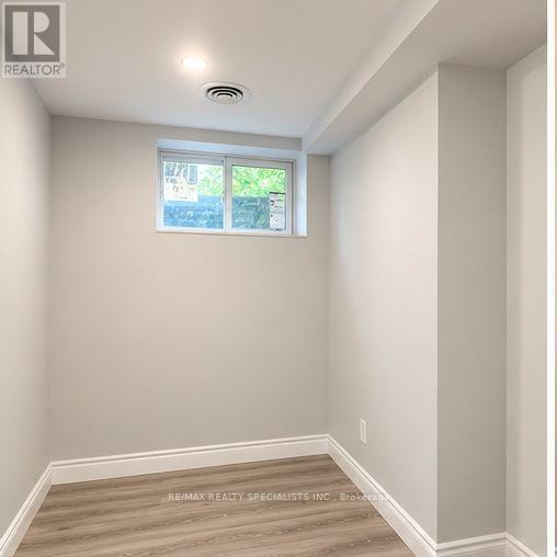 Bsmt - 378 Torrance Street, Burlington, Ontario  L7R 2R8 - Photo 10 - W13525792