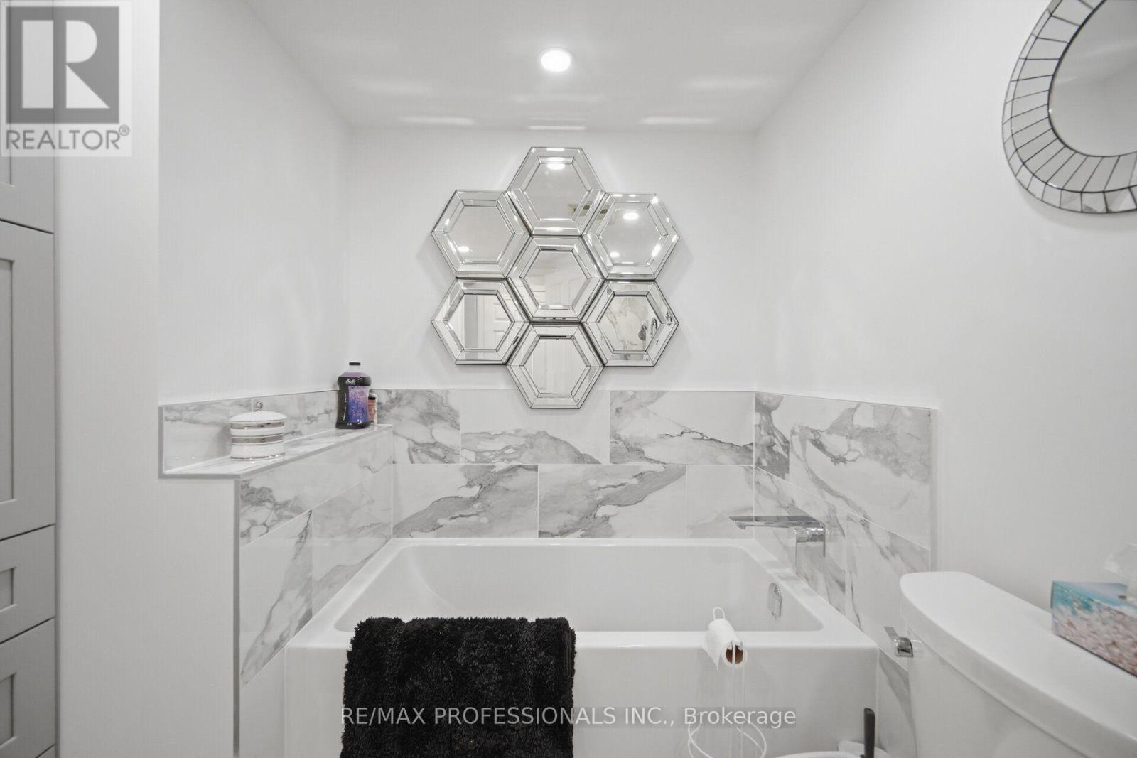 1411 - 1 Aberfoyle Crescent, Toronto, Ontario  M8X 2X8 - Photo 38 - W13745894