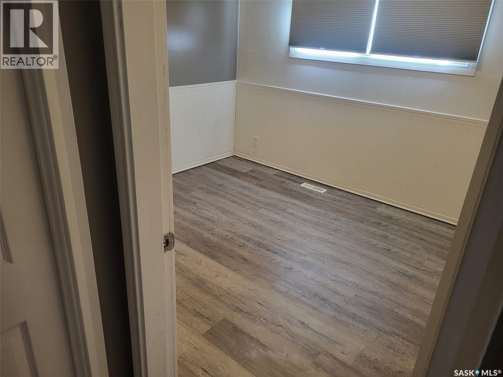114 Rothwell Crescent, Regina, Saskatchewan  S4N 1R6 - Photo 4 - SK047579