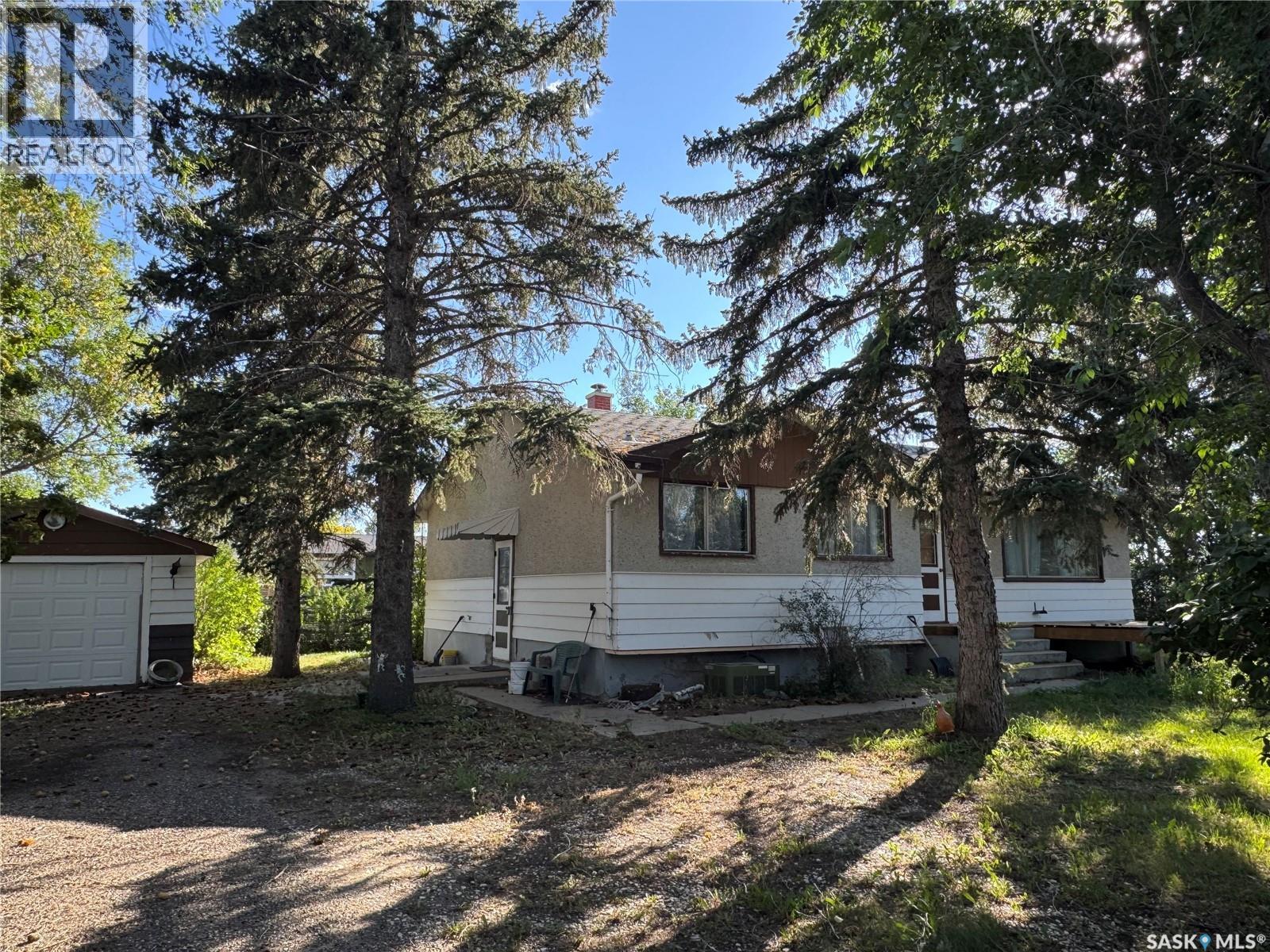 38 Kasper Crescent, Assiniboia, Saskatchewan  S0H 0B0 - Photo 1 - SK047563