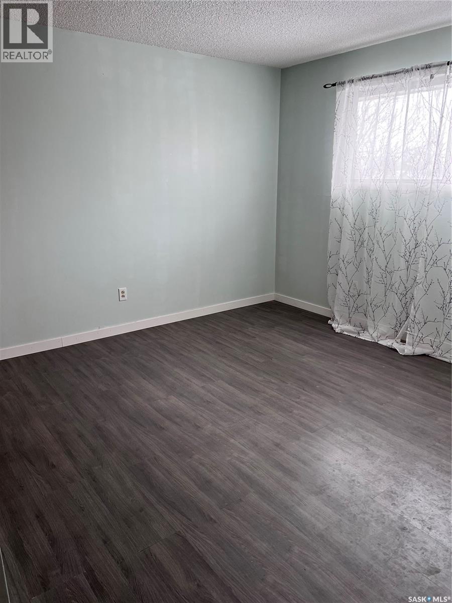 38 Kasper Crescent, Assiniboia, Saskatchewan  S0H 0B0 - Photo 15 - SK047563