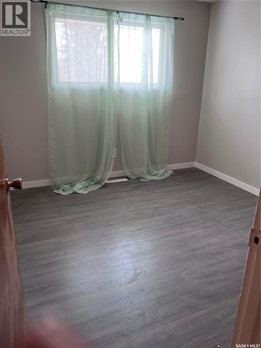 38 Kasper Crescent, Assiniboia, Saskatchewan  S0H 0B0 - Photo 16 - SK047563