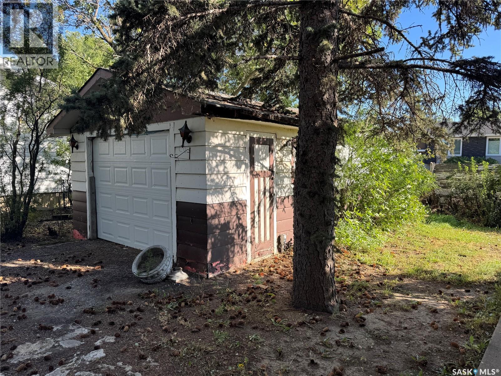 38 Kasper Crescent, Assiniboia, Saskatchewan  S0H 0B0 - Photo 3 - SK047563