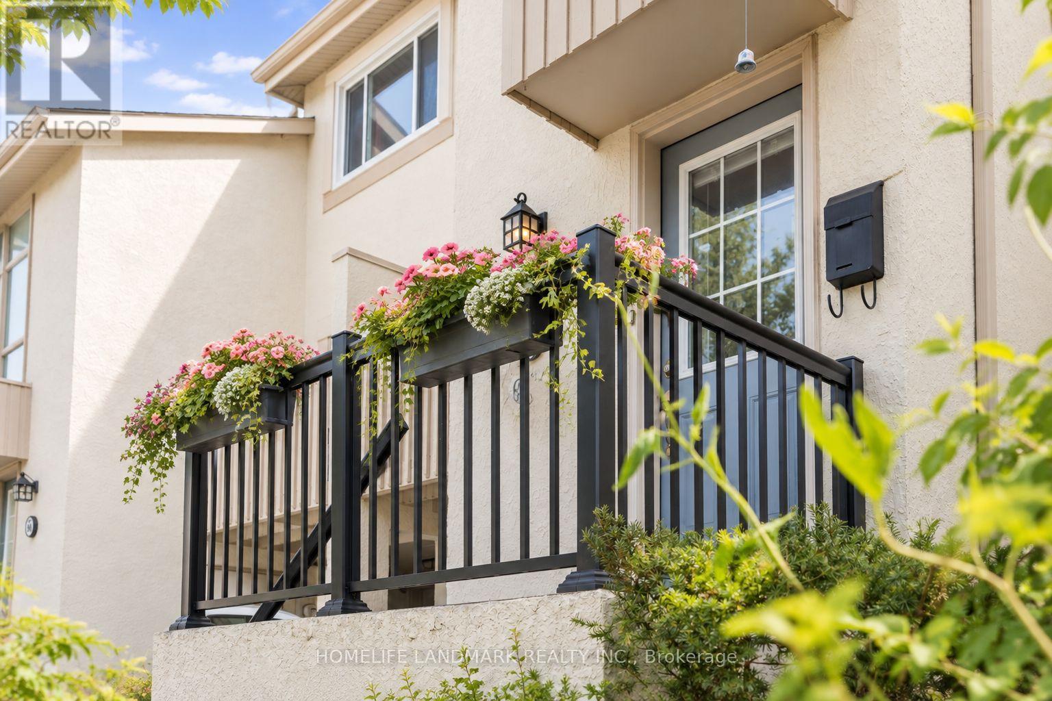 88 Cheryl Shepway, Toronto, Ontario  M2J 4R6 - Photo 4 - C13749198