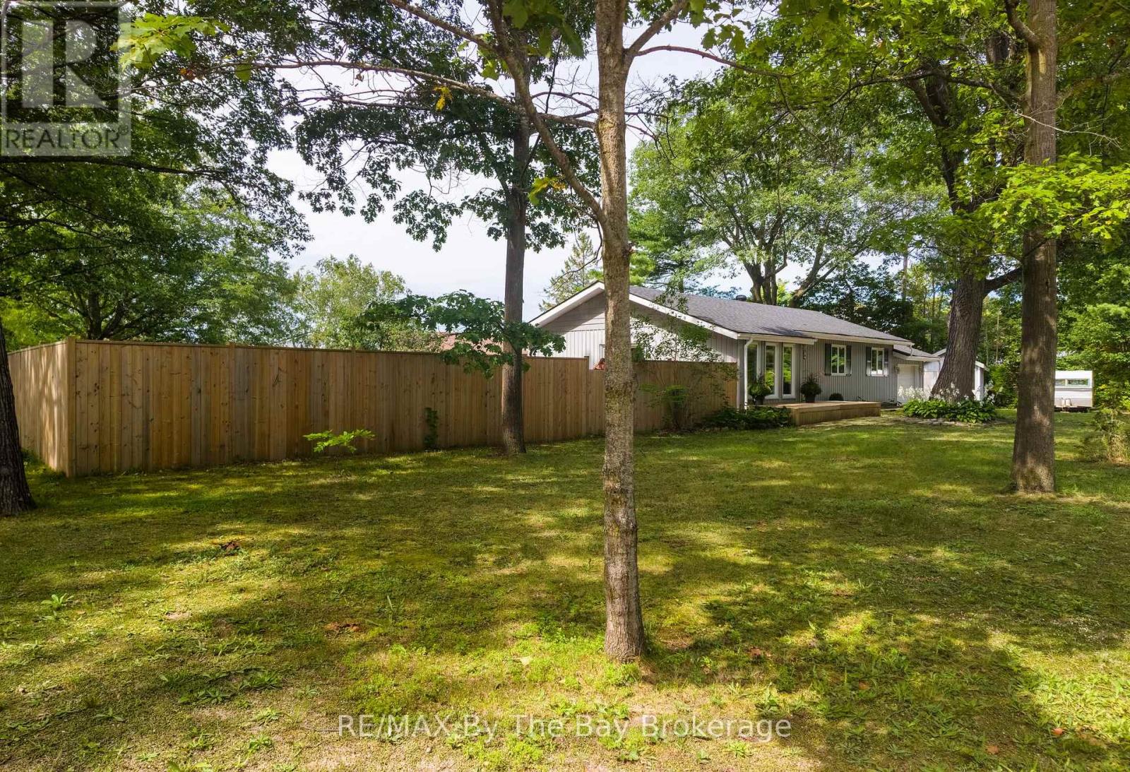 74 Oxbow Park Drive, Wasaga Beach, Ontario  L9Z 2V8 - Photo 10 - S13749210