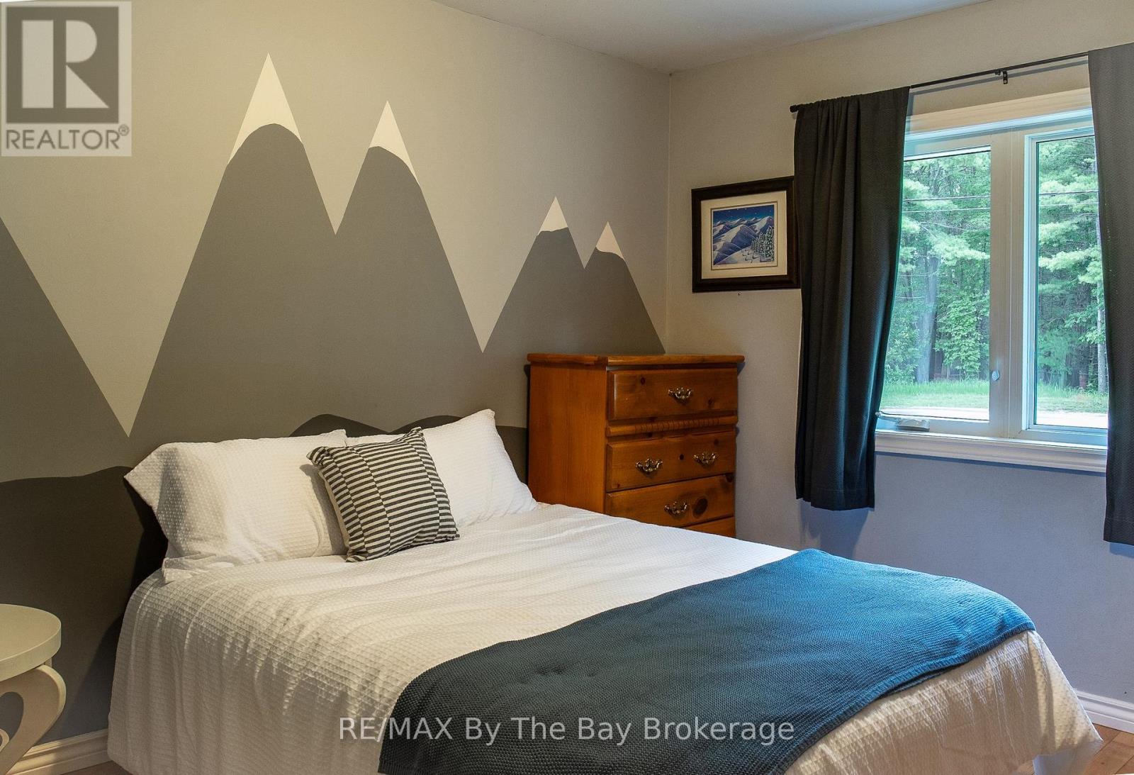 74 Oxbow Park Drive, Wasaga Beach, Ontario  L9Z 2V8 - Photo 12 - S13749210