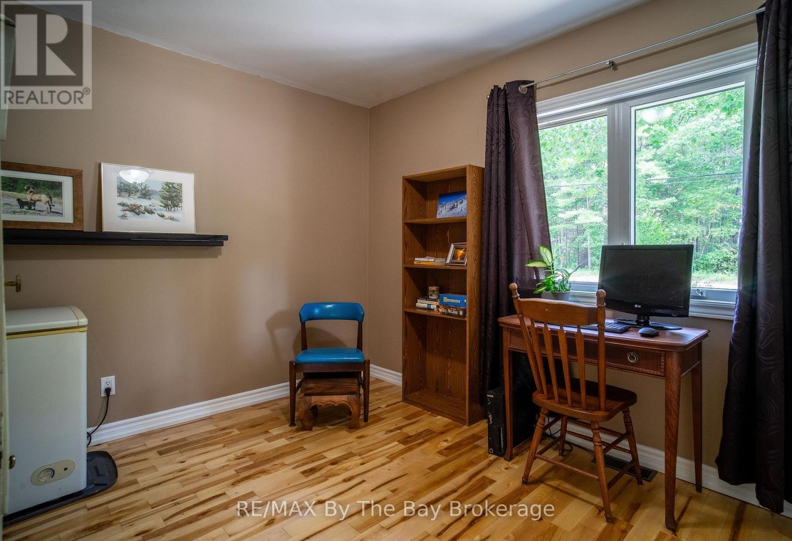 74 Oxbow Park Drive, Wasaga Beach, Ontario  L9Z 2V8 - Photo 13 - S13749210