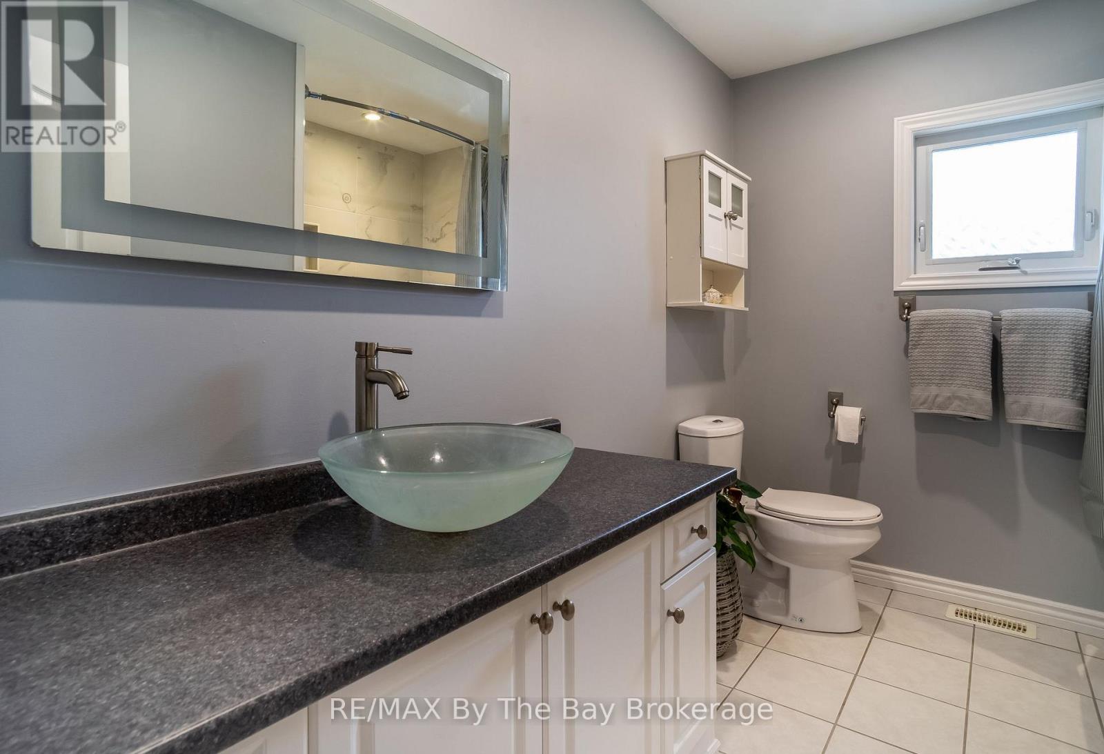 74 Oxbow Park Drive, Wasaga Beach, Ontario  L9Z 2V8 - Photo 14 - S13749210