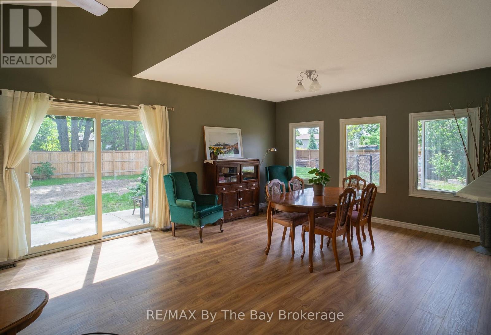 74 Oxbow Park Drive, Wasaga Beach, Ontario  L9Z 2V8 - Photo 6 - S13749210