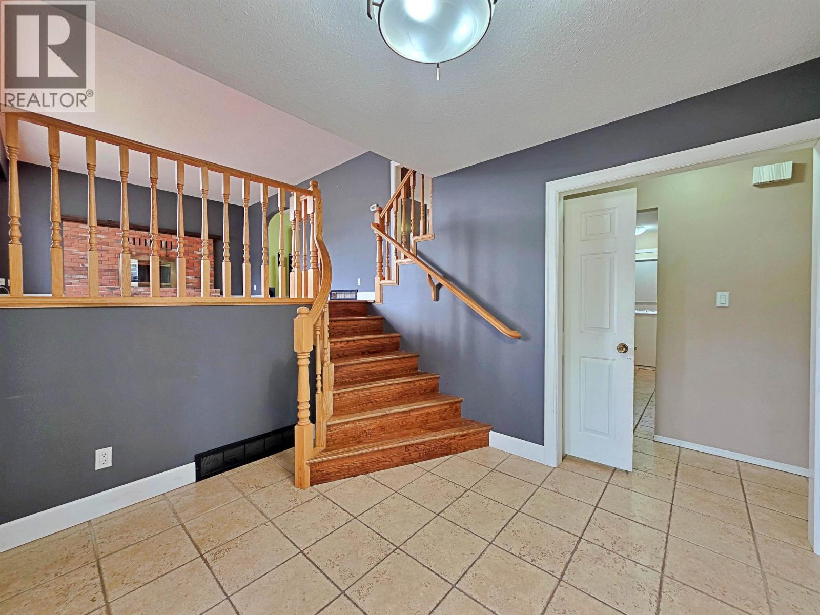 2491 Sing Street, Quesnel, British Columbia  V2J 5E1 - Photo 2 - R3161765
