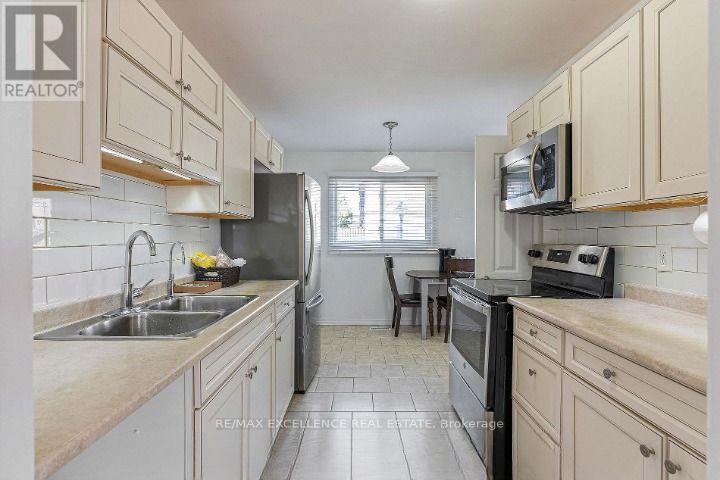 57 - 45 Hansen Road N, Brampton, Ontario  L6V 3C5 - Photo 4 - W13748486