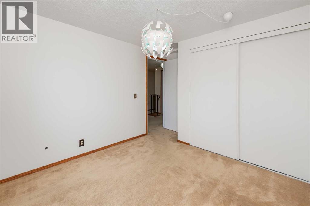78 Queen Anne Close Se, Calgary, Alberta  T2J 6E5 - Photo 21 - A2328087