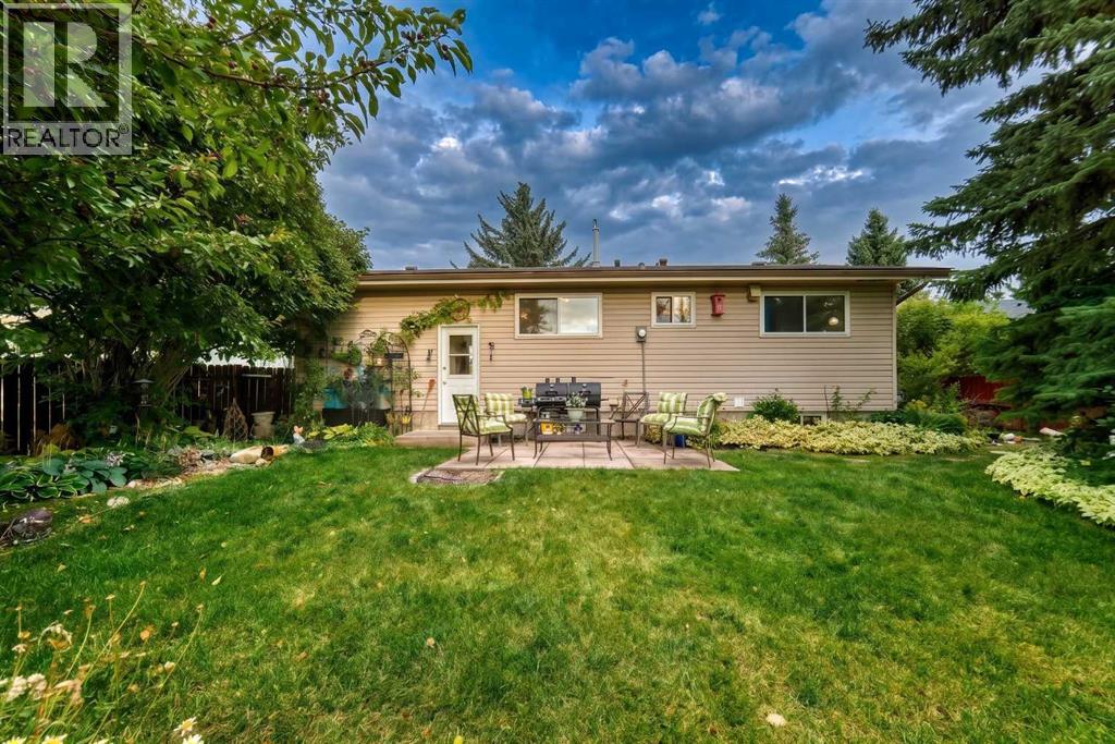631 Brookpark Drive SW, Calgary, Alberta  T2W 2P8 - Photo 6 - A2337923