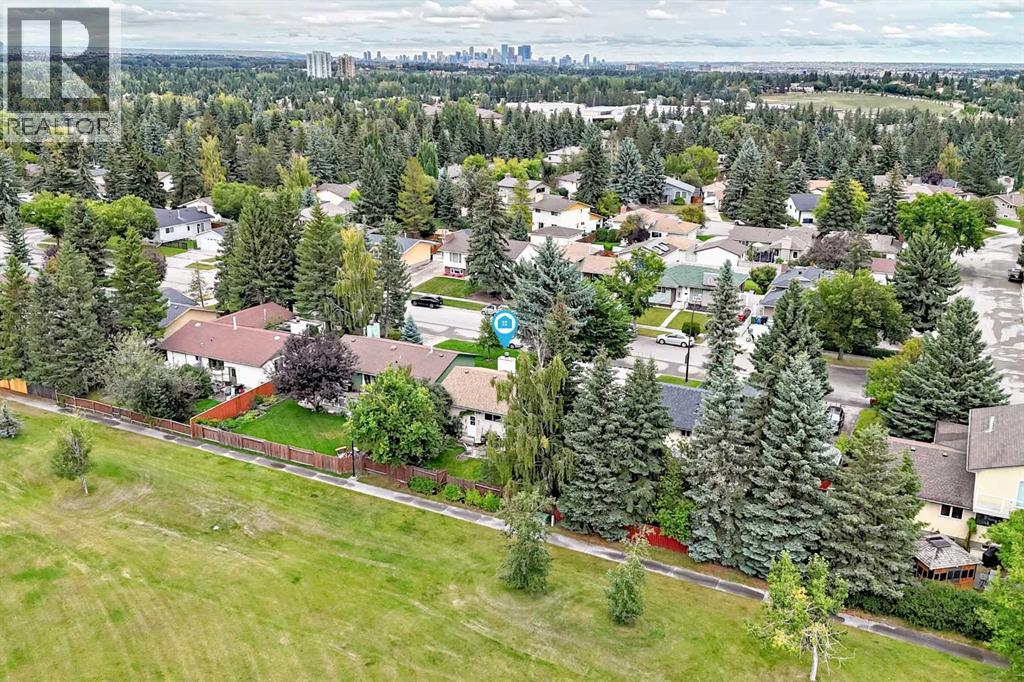 631 Brookpark Drive SW, Calgary, Alberta  T2W 2P8 - Photo 9 - A2337923