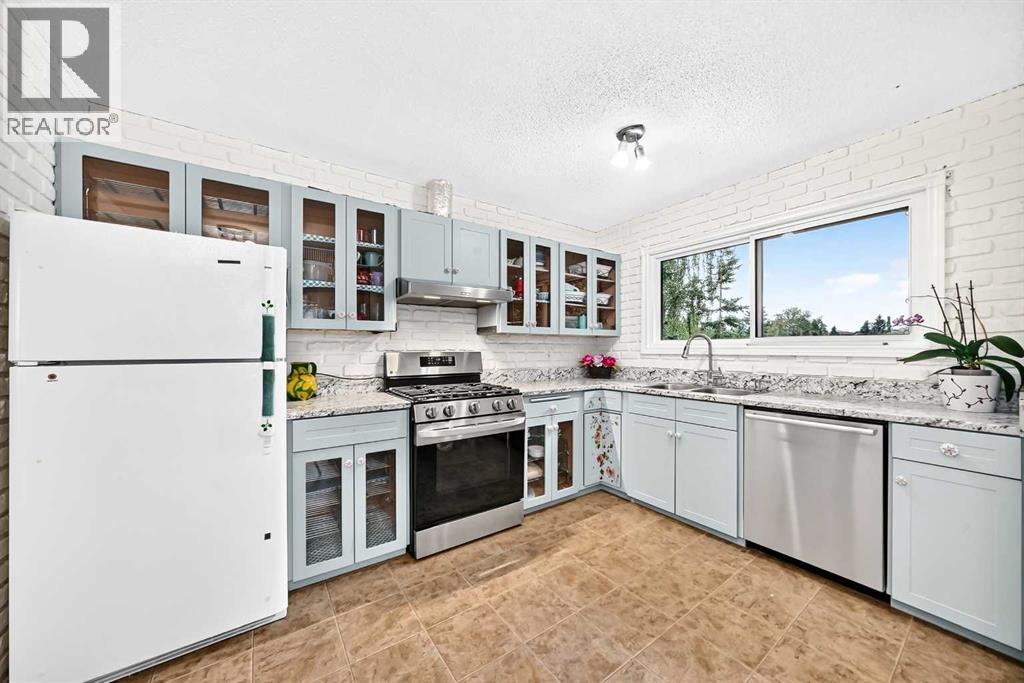 631 Brookpark Drive SW, Calgary, Alberta  T2W 2P8 - Photo 12 - A2337923