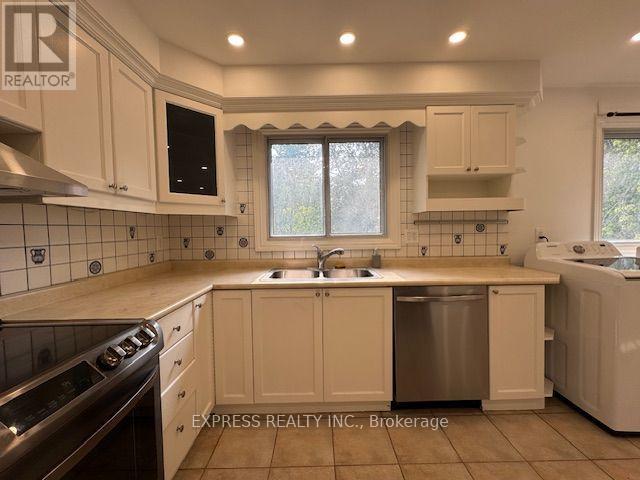 Main - 2 Pearson Avenue, Richmond Hill, Ontario  L4C 6T5 - Photo 3 - N13749234