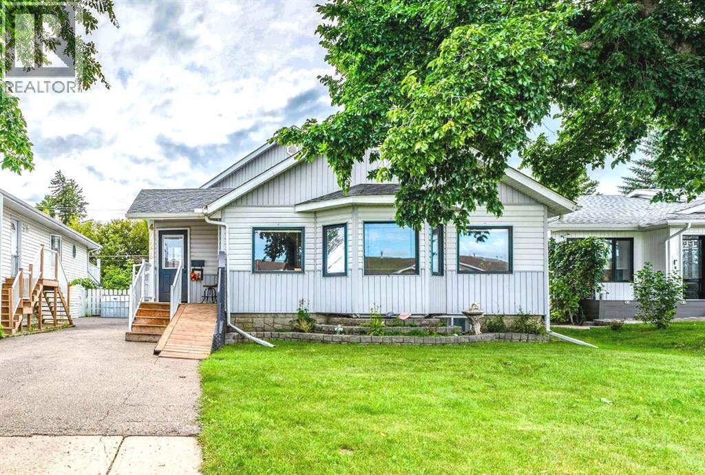 4729 49A Avenue, Lacombe, Alberta