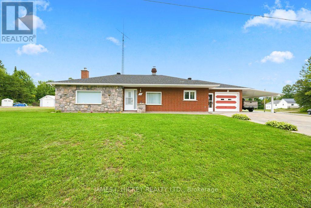 54 Ottawa Street, Laurentian Hills, Ontario  K0J 1J0 - Photo 2 - X13749250