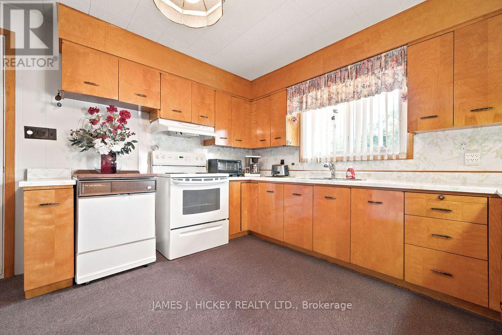 54 Ottawa Street, Laurentian Hills, Ontario  K0J 1J0 - Photo 3 - X13749250