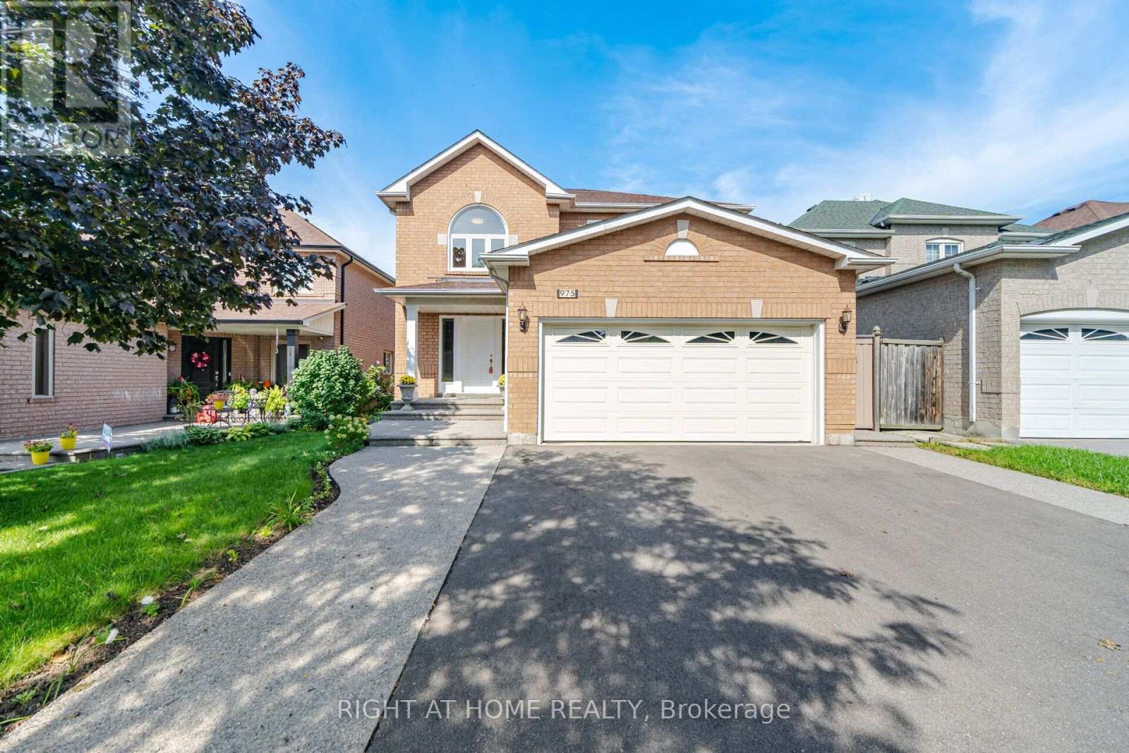 975 MANTLE CRESCENT, Mississauga, Ontario
