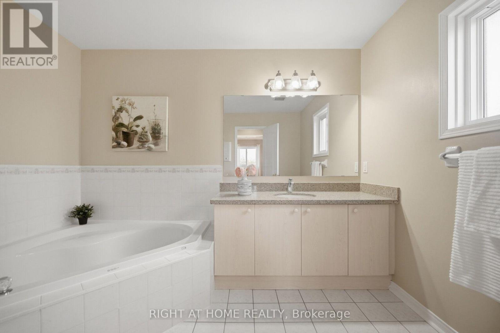 975 Mantle Crescent, Mississauga, Ontario  L5V 2G3 - Photo 23 - W13749252