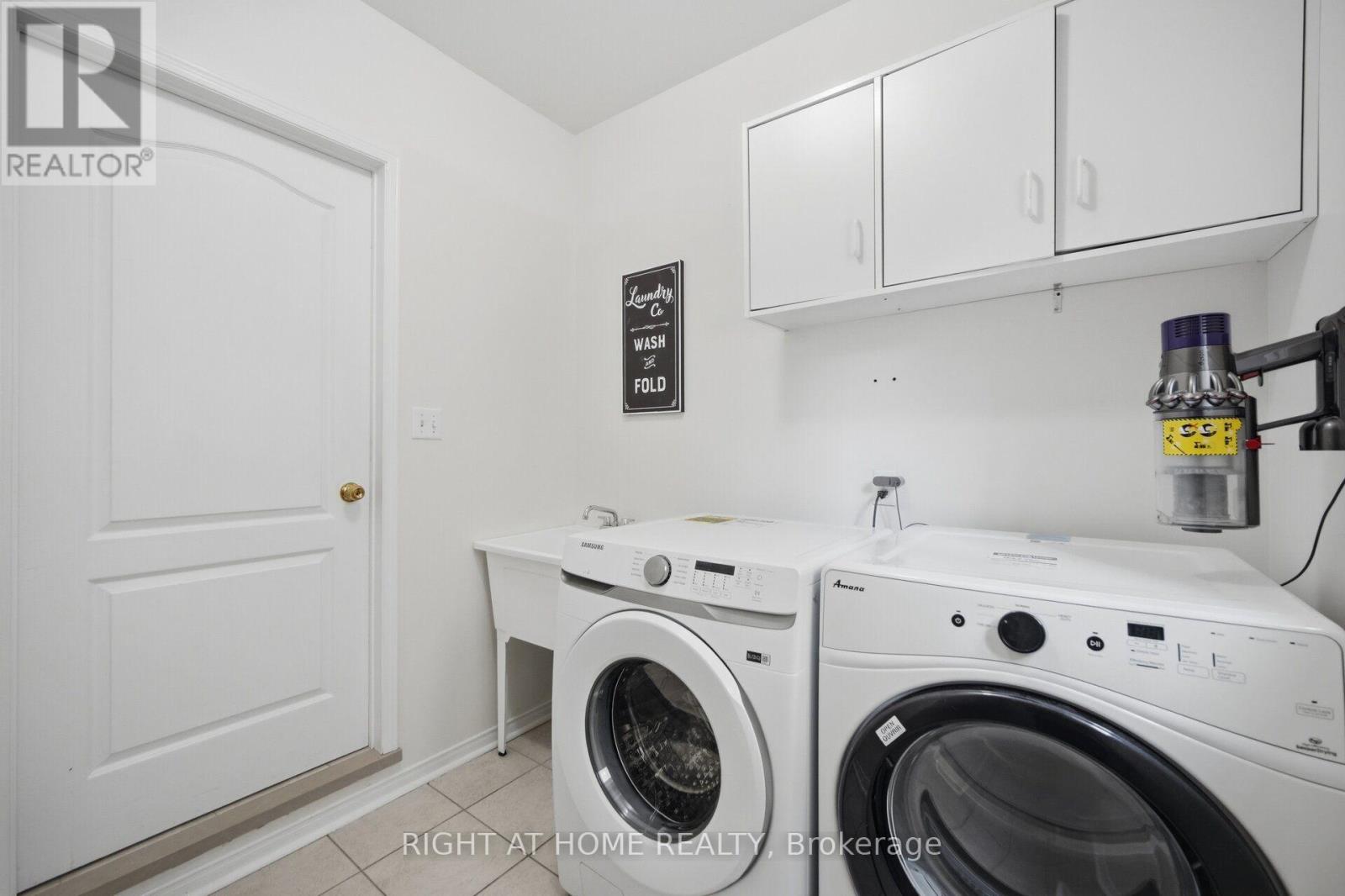 975 Mantle Crescent, Mississauga, Ontario  L5V 2G3 - Photo 31 - W13749252