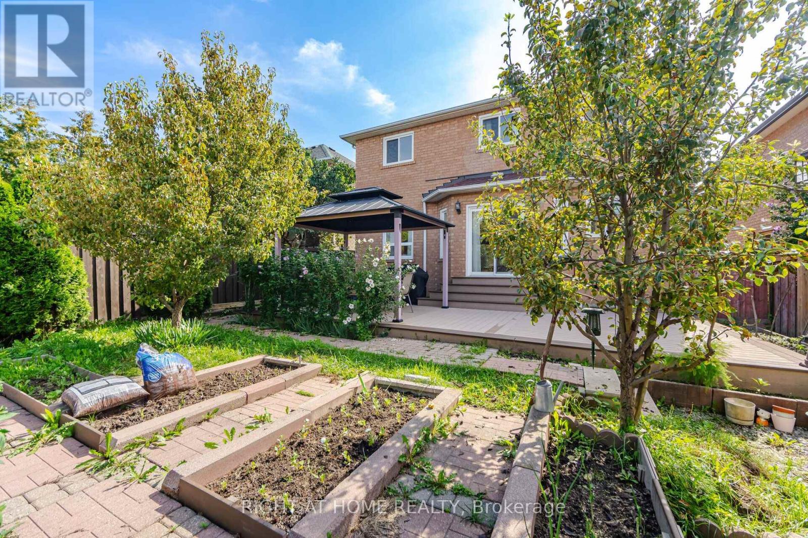 975 Mantle Crescent, Mississauga, Ontario  L5V 2G3 - Photo 35 - W13749252