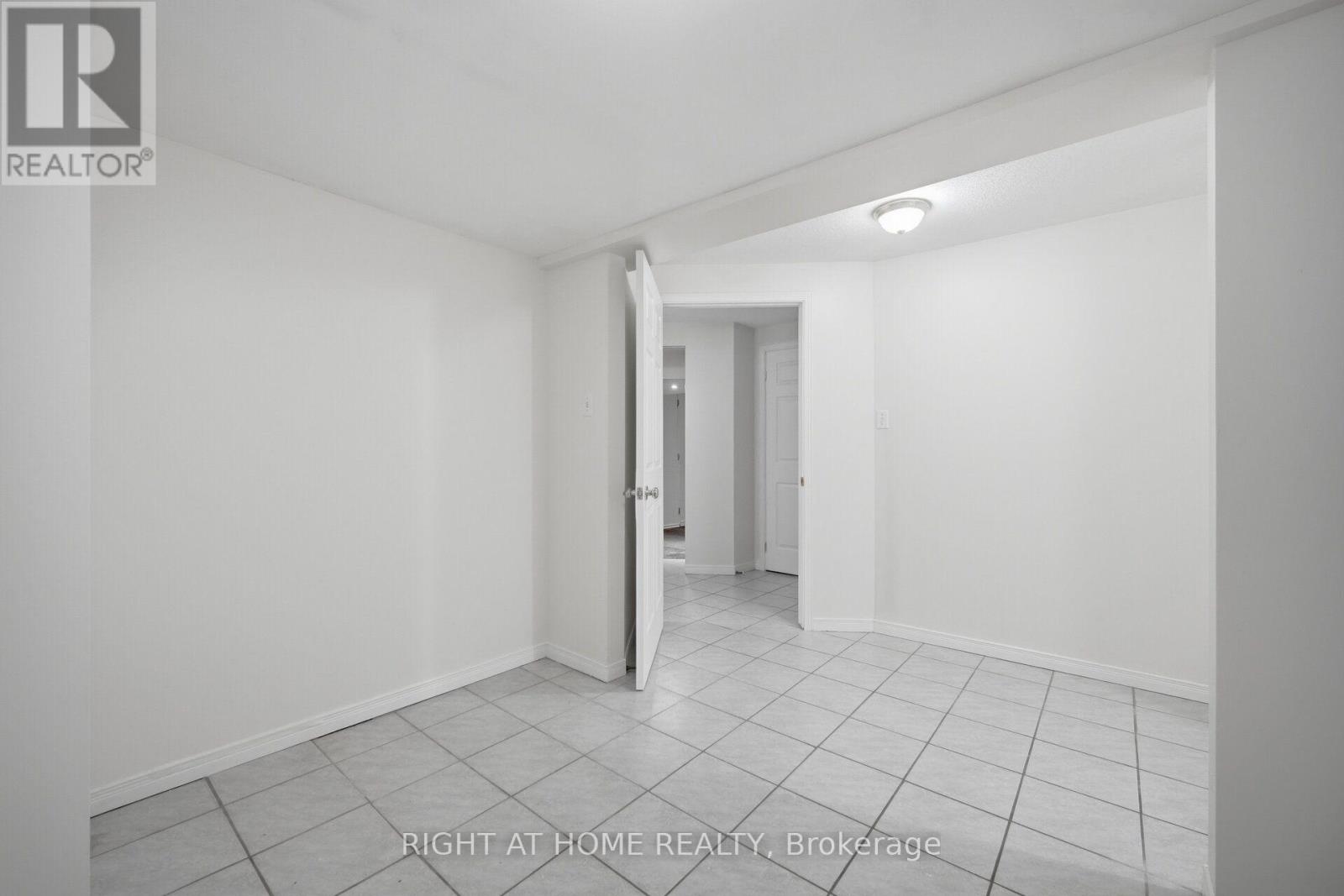 975 Mantle Crescent, Mississauga, Ontario  L5V 2G3 - Photo 42 - W13749252