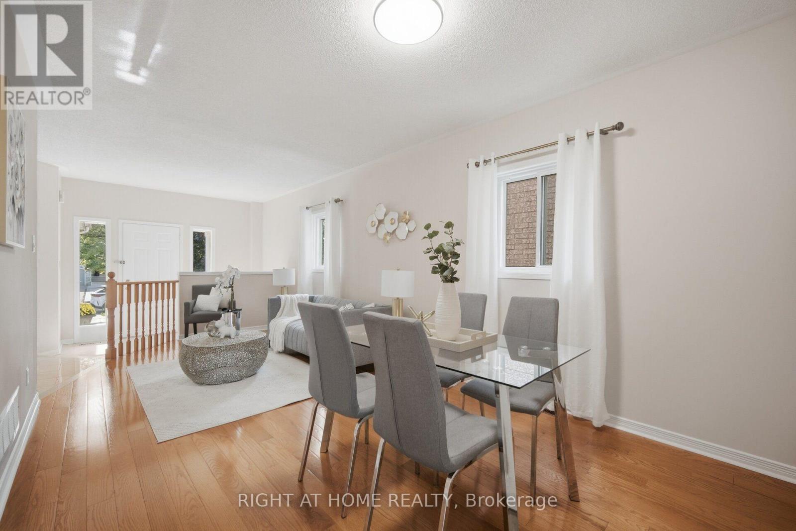 975 Mantle Crescent, Mississauga, Ontario  L5V 2G3 - Photo 7 - W13749252
