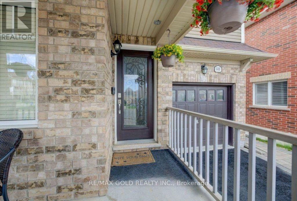688 Hepburn Road, Milton, Ontario  L9T 0M5 - Photo 2 - W13749260