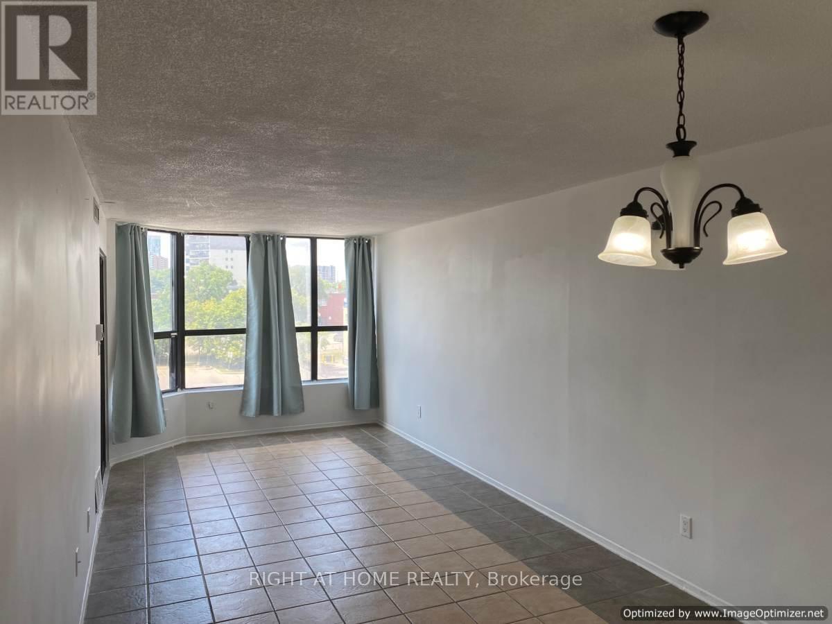 302 - 25 Agnes Street, Mississauga, Ontario  L5B 3X7 - Photo 3 - W13749266