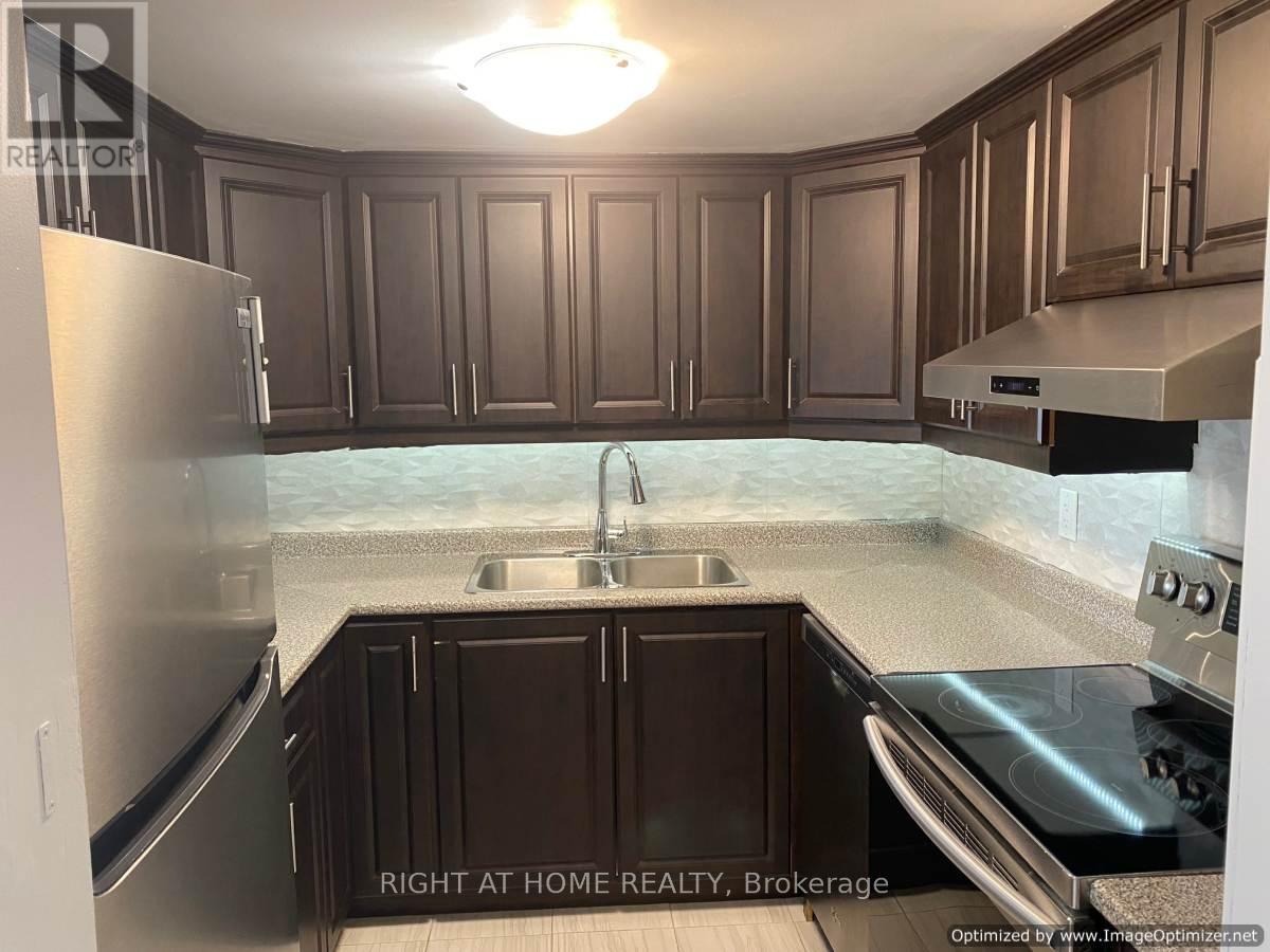 302 - 25 Agnes Street, Mississauga, Ontario  L5B 3X7 - Photo 5 - W13749266