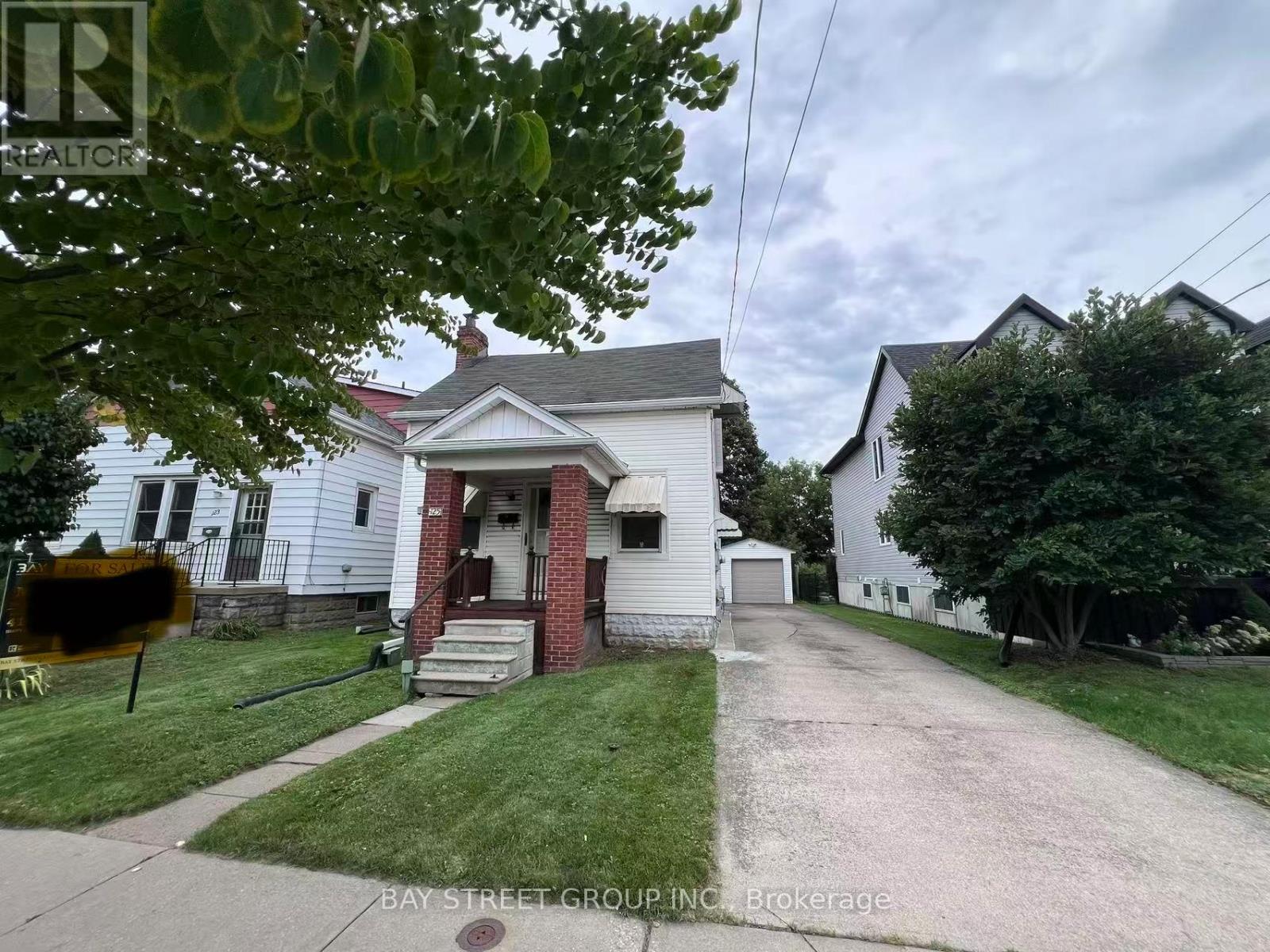 125 Broadway Avenue, Hamilton, Ontario  L8S 2W2 - Photo 2 - X13749242