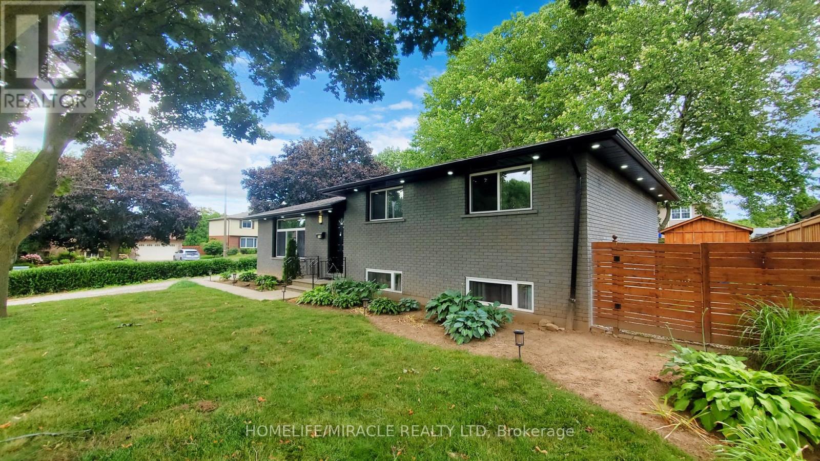 374 BOOK ROAD, Grimsby, Ontario