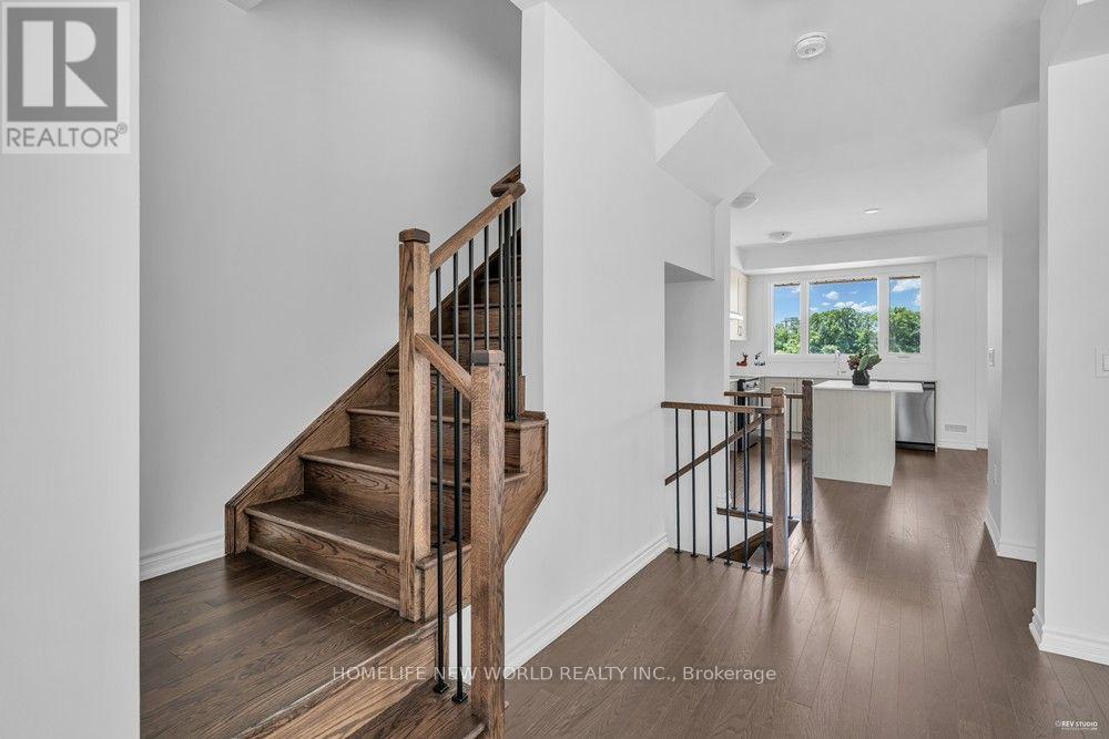 1095 Wheat Boom Drive, Oakville, Ontario  L6H 7H5 - Photo 5 - W13749290