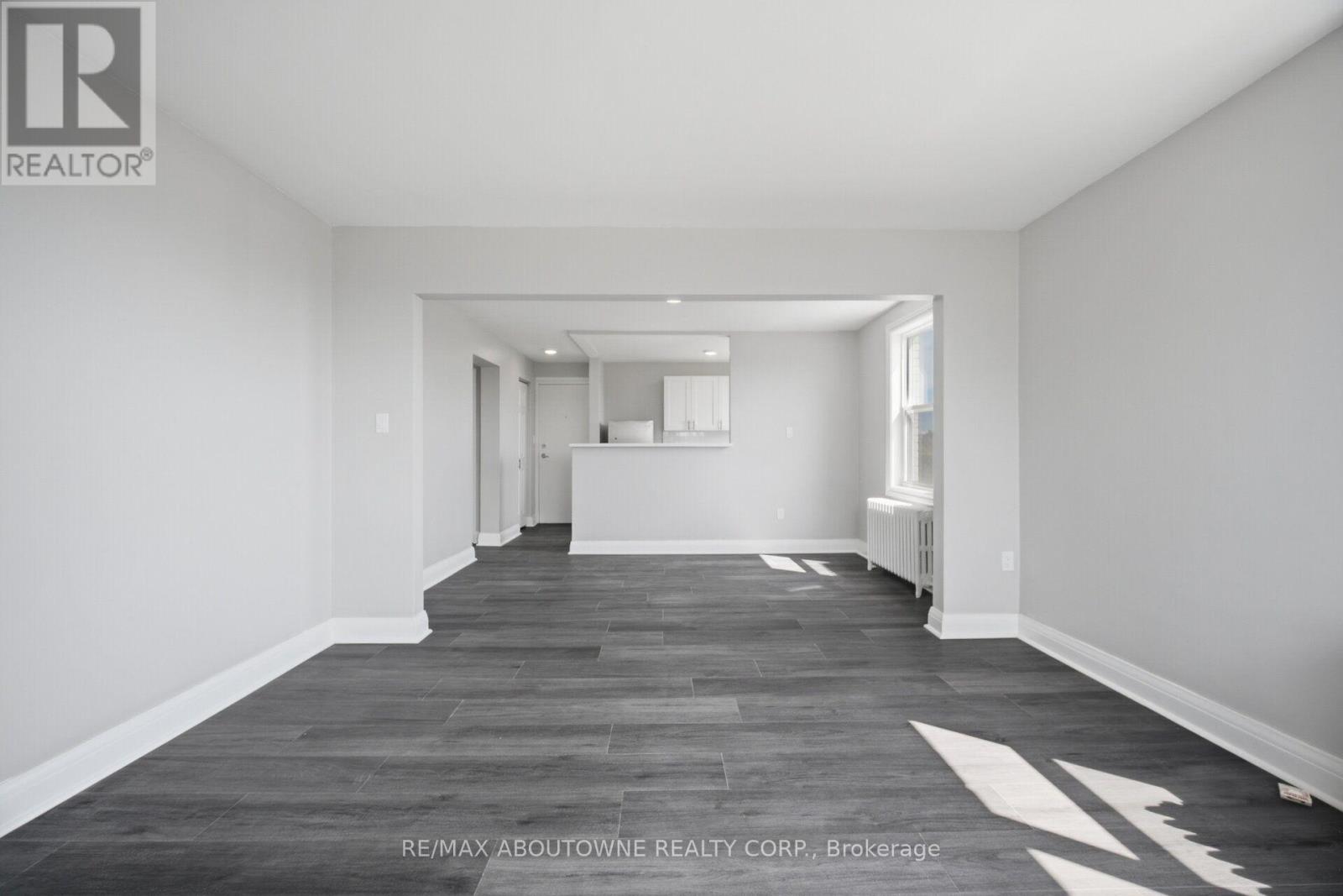 5 - 133 North Service Road E, Oakville, Ontario  L6H 1A3 - Photo 14 - W13749300