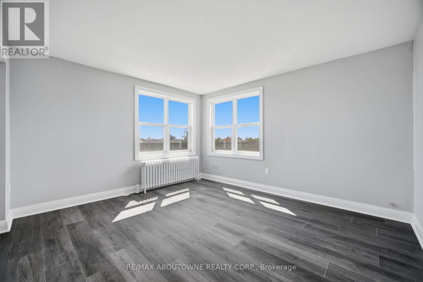 5 - 133 North Service Road E, Oakville, Ontario  L6H 1A3 - Photo 15 - W13749300