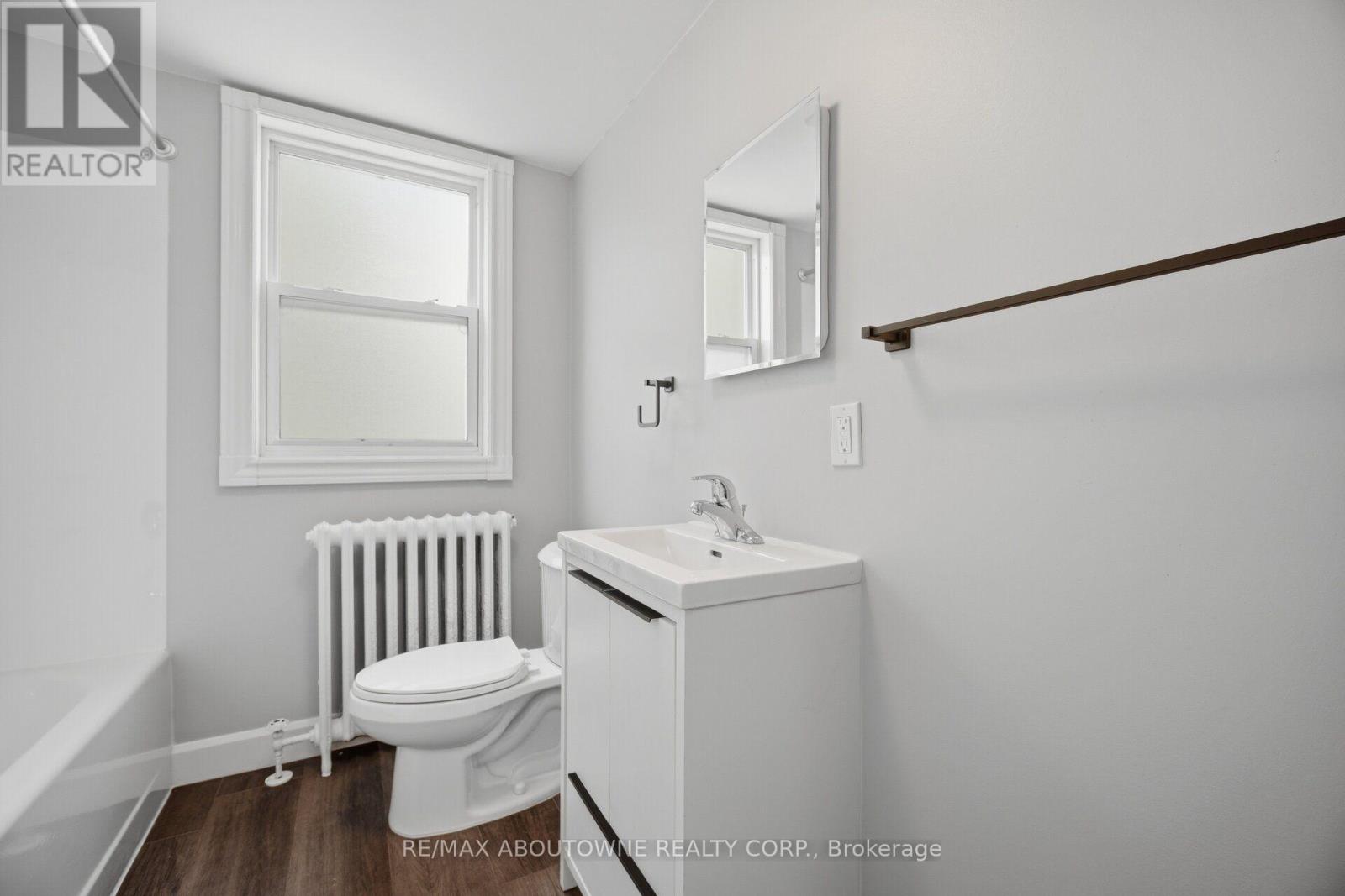 5 - 133 North Service Road E, Oakville, Ontario  L6H 1A3 - Photo 17 - W13749300