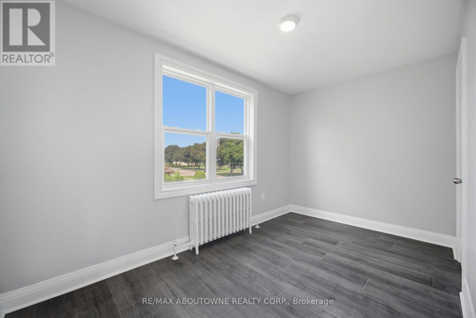 5 - 133 North Service Road E, Oakville, Ontario  L6H 1A3 - Photo 22 - W13749300