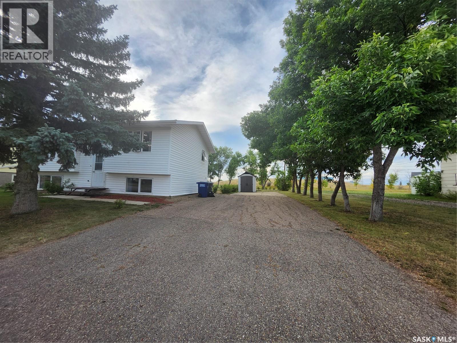 413 2nd STREET N, Cabri, Saskatchewan