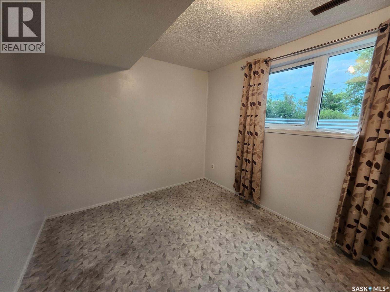 413 2nd Street N, Cabri, Saskatchewan  S0N 0J0 - Photo 22 - SK047531