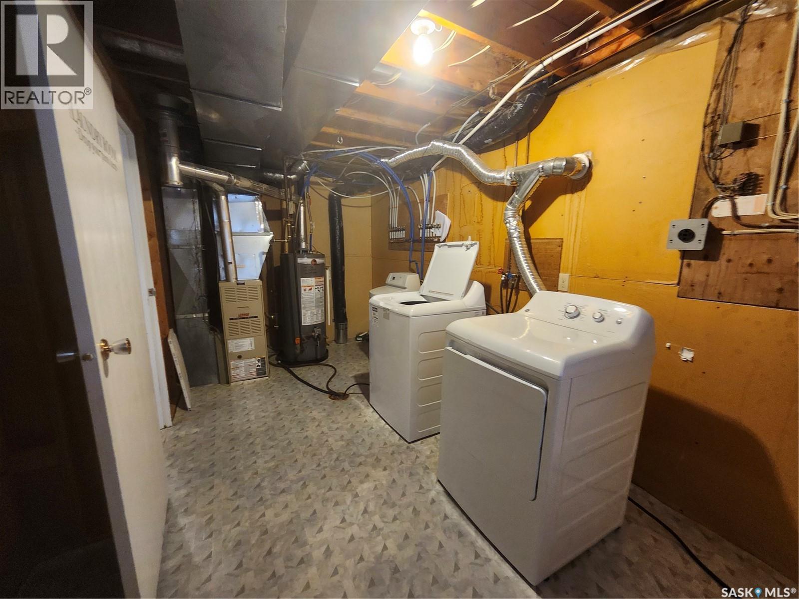 413 2nd Street N, Cabri, Saskatchewan  S0N 0J0 - Photo 25 - SK047531