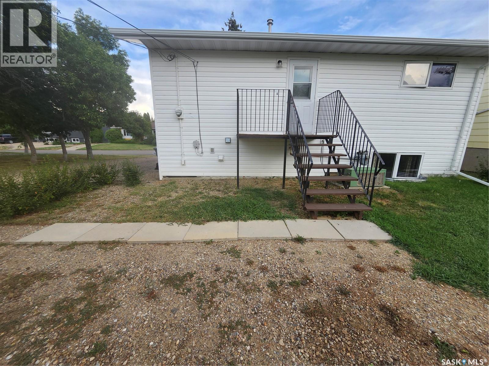 413 2nd Street N, Cabri, Saskatchewan  S0N 0J0 - Photo 3 - SK047531