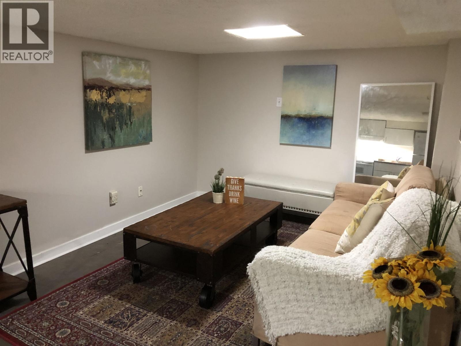417 E 17 Avenue, Vancouver, British Columbia  V5V 1B2 - Photo 3 - R3161877