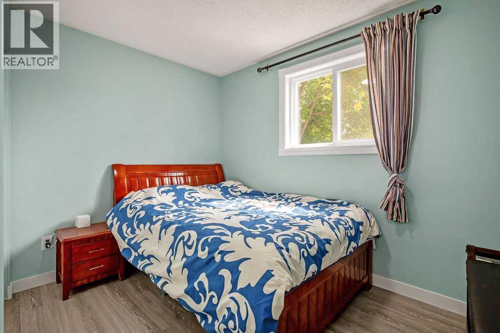 123 Shawglen Rise Sw, Calgary, Alberta  T2Y 1Z3 - Photo 17 - A2338790