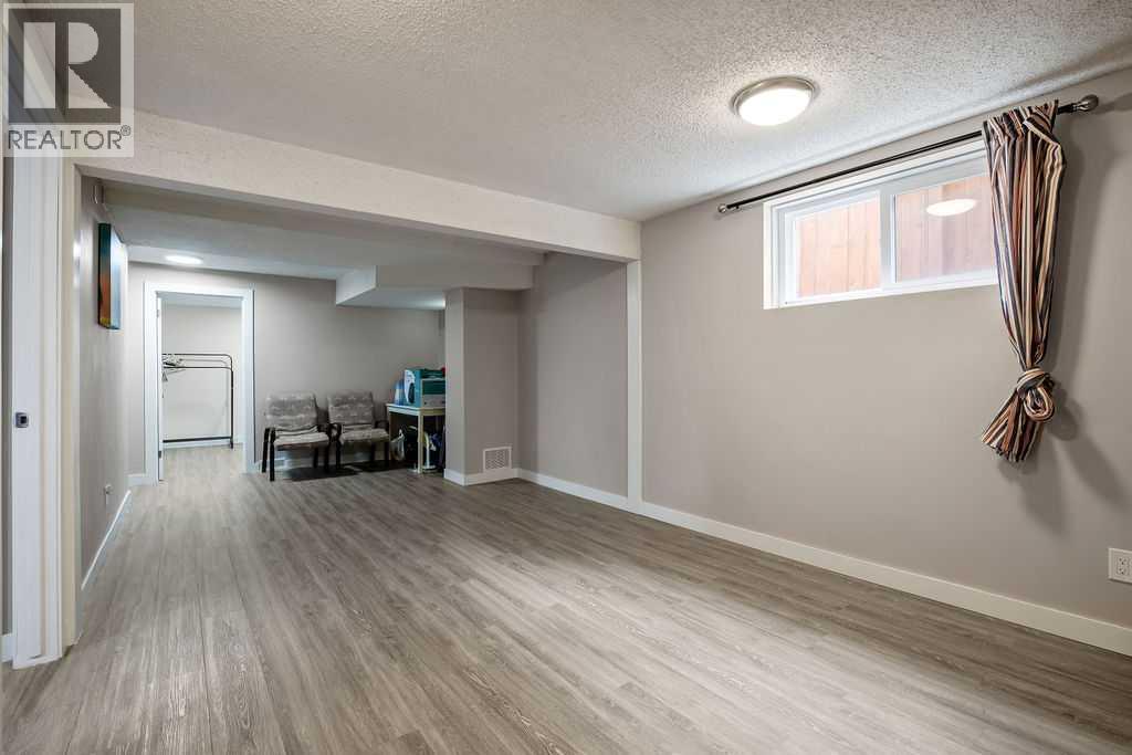 123 Shawglen Rise Sw, Calgary, Alberta  T2Y 1Z3 - Photo 21 - A2338790
