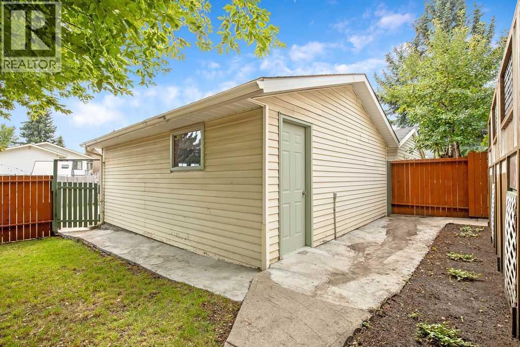123 Shawglen Rise Sw, Calgary, Alberta  T2Y 1Z3 - Photo 27 - A2338790