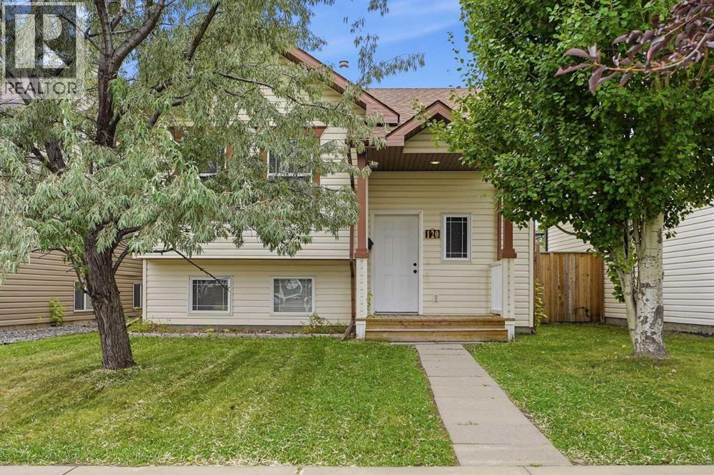 120 Kentwood Drive, Red Deer, Alberta  T4P 0A5 - Photo 2 - A2342509